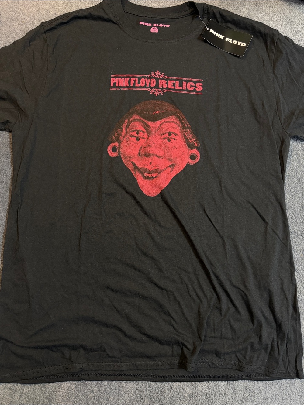 Pink Floyd Relics XL Tee Shirt. New With Tags
